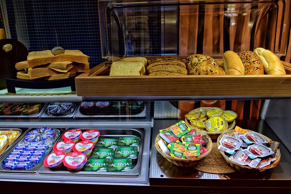 Afrika Hotel Frýdek-Místek Dış mekan fotoğraf